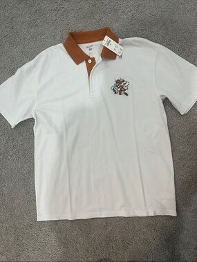 Hollister Texas Longhorns White Polo with Contrast Collar and Embroidered Graphi